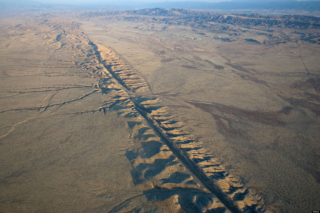 BR0B9J Aerial of the San Andeas Fault.