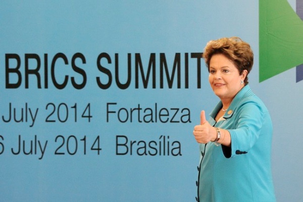 President van Brazilië Dilma Rousseff tijdens de top BRICS in Brazilië, waar de vijf landen gestart met een $ 100 biljoen nieuwe ontwikkelingsbank in juli 2014 [PPIO]